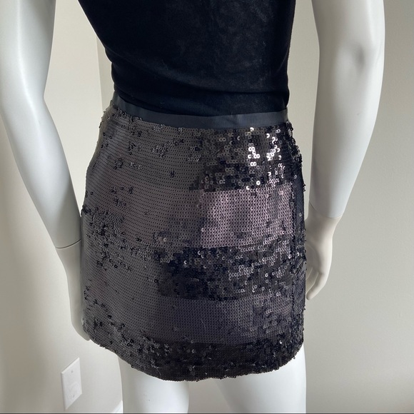 Club Monaco skirt - Picture 4 of 10